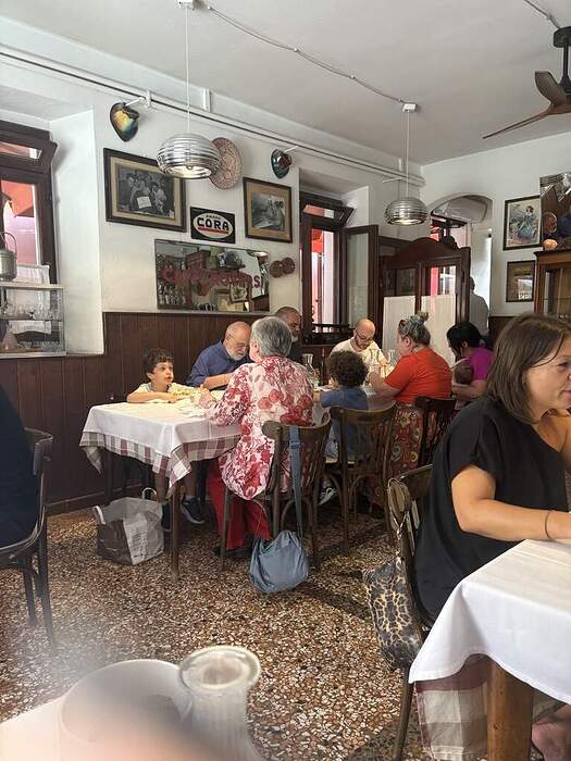 39BAB0D3-3E2D-43CB-B41B-041A34D2BD52_1_105_c