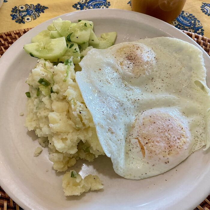 Egg on Spuds