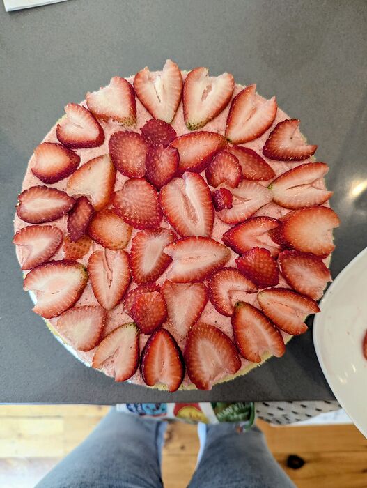 PXL_20260423_180812480.MP~2