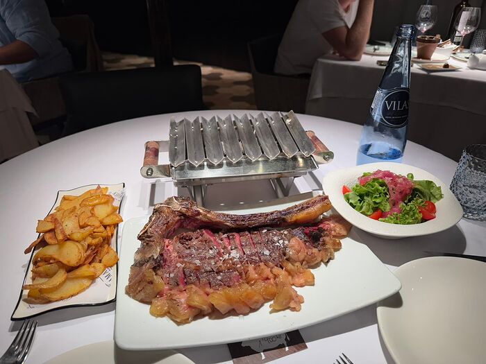 00EE7782-4D0E-45A3-8CE8-6E28A460ABF6_1_102_o