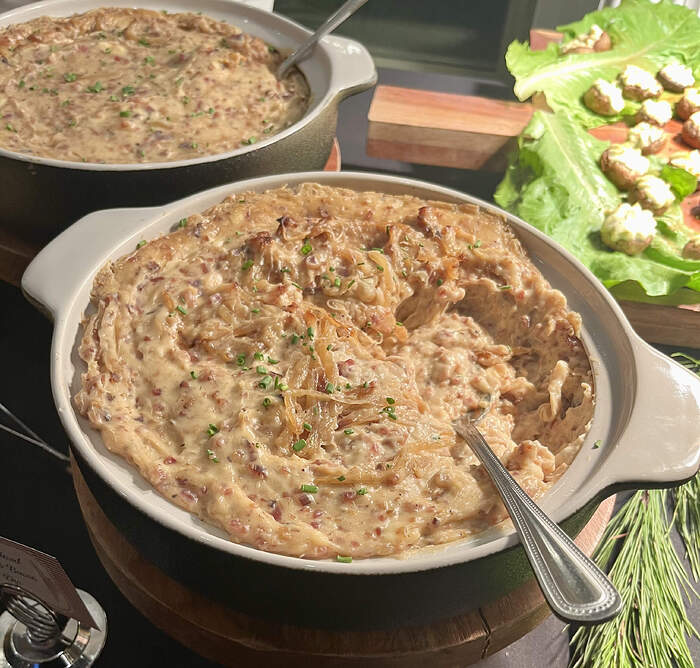 5EC4587C-EEAD-4506-AD67-CA800CA581B1_1_201_a