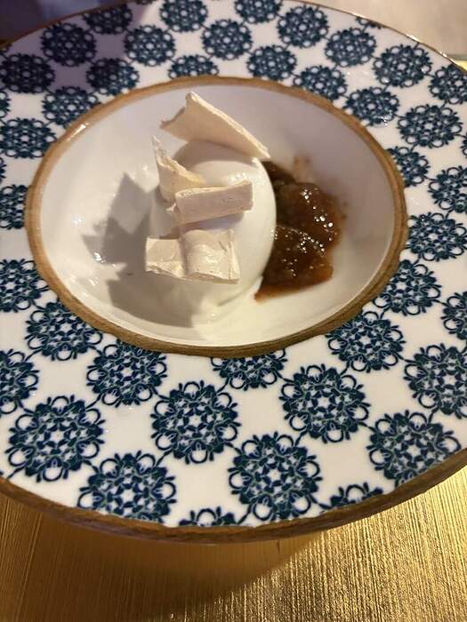 EB76C9DA-D69B-473F-81A8-D0D7EE949014_1_105_c