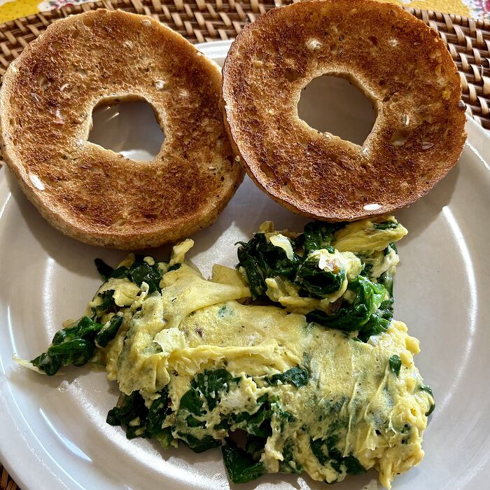 Whole Wheat Bagel and Spinach Scramble
