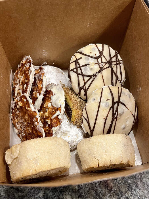 53E64C62-152D-421B-B581-49641303B596_1_201_a