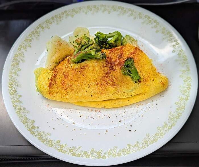 Broccoli cauliflower cheddar omelette