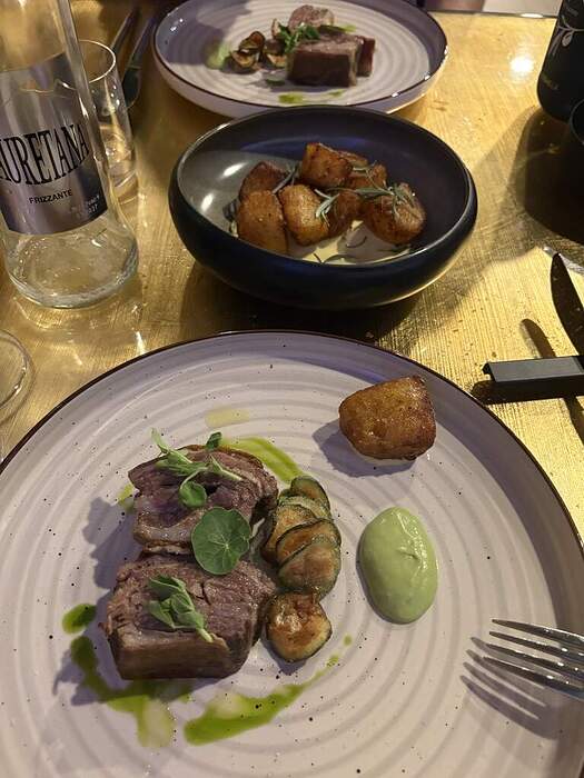 ED4297D2-1C15-47DC-A574-A816AA6DB5CE_1_105_c