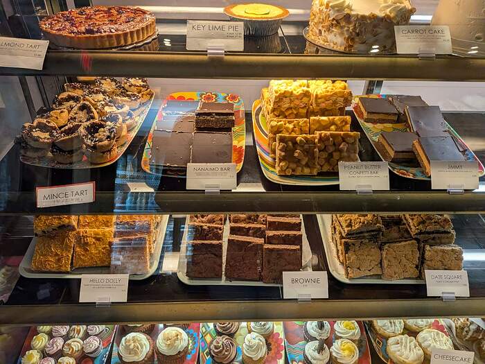 PXL_20251213_213618009