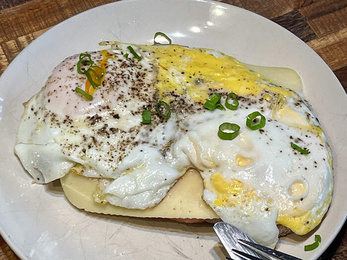 7E3DD9D7-1984-4A24-AF9A-3653CC72EA42_1_201_a