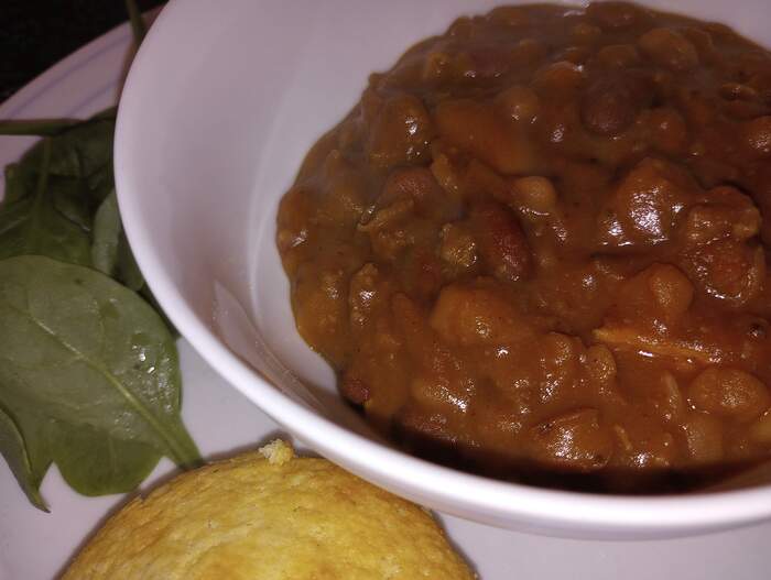 Dec 28 Four bean stew w sides corn muffin and spinach