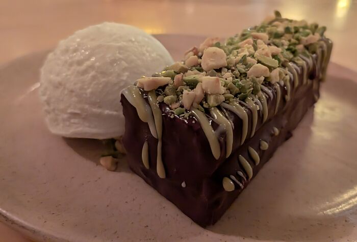 PXL_20251130_233205205~2