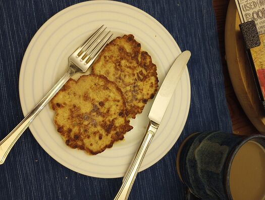 Sep 1 Oatmeal pancakes w maple syrup (2)