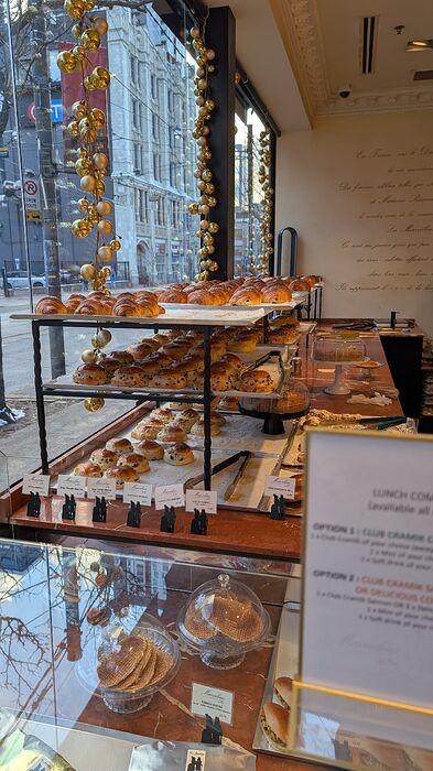 PXL_20251202_203109979