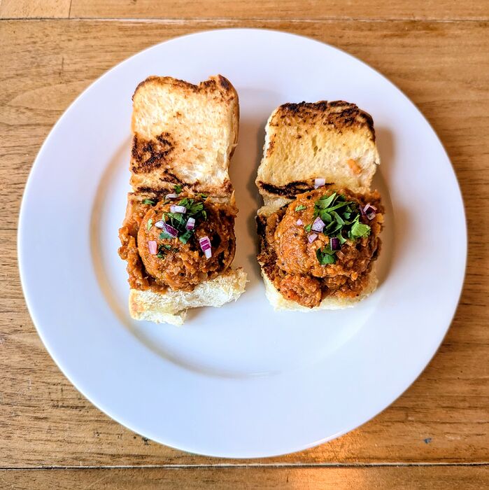 PXL_20251114_215646091.MP~2