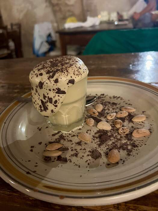 EEE2605F-EEA4-4DA6-A90B-10AABC134E83_1_201_a