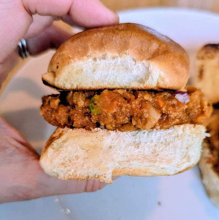 PXL_20251114_215718695.MP~2