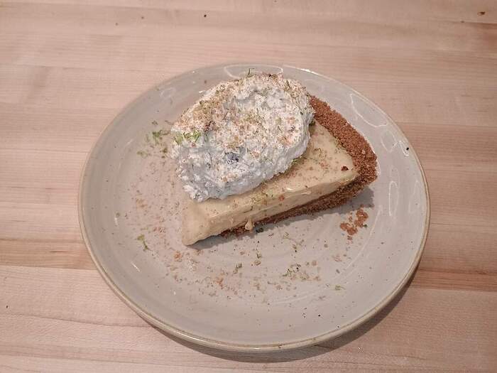 Moxies skey lime pie
