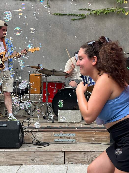 2024 - 07 - 14 - Bubbles during Beach Shoppe set -