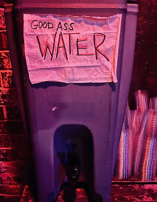 23EF70EB-553E-4589-9E27-4B359E193496_1_102_a