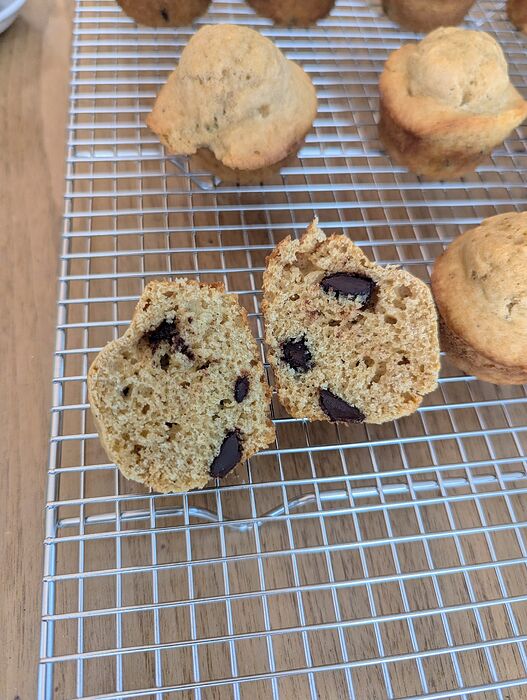 PXL_20260421_222808510.MP~2