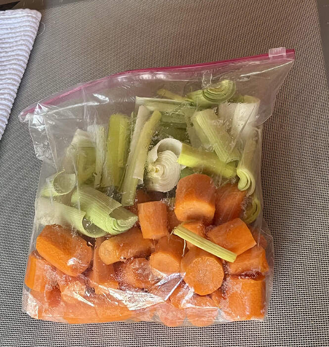 87EE51BE-D6B9-404F-B2E7-7F01D7D56E6E_1_201_a