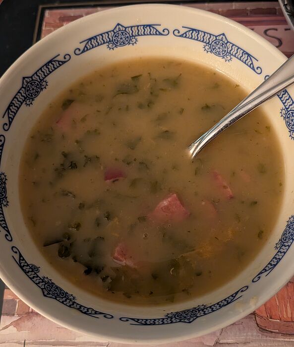 PXL_20251221_001511212~2