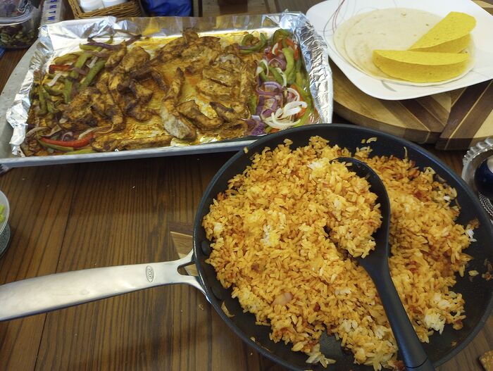 Aug 31 Sheetpan chicken fajita and Spanish rice